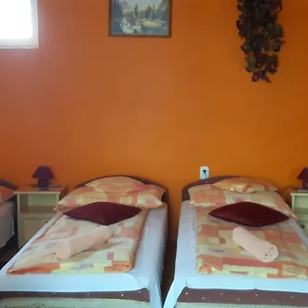 Istvan Apartman Apartment