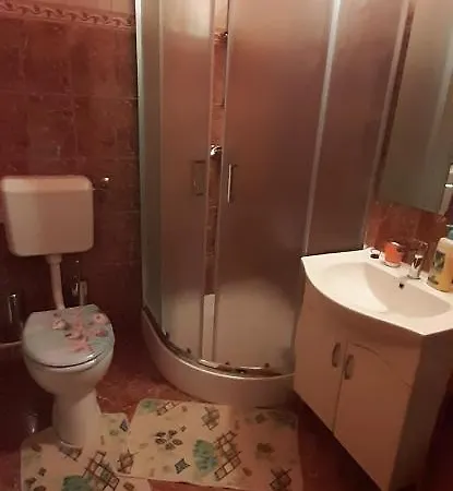 Istvan Apartman *