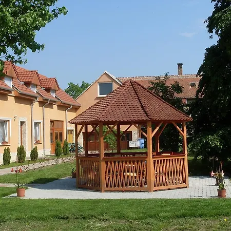 Istvan Apartman *
